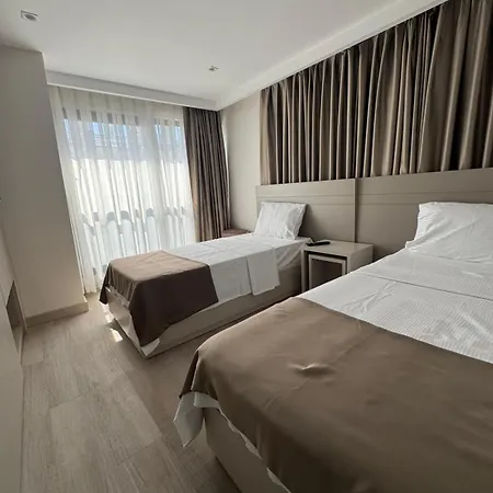 Hotel Mad Lara 3*