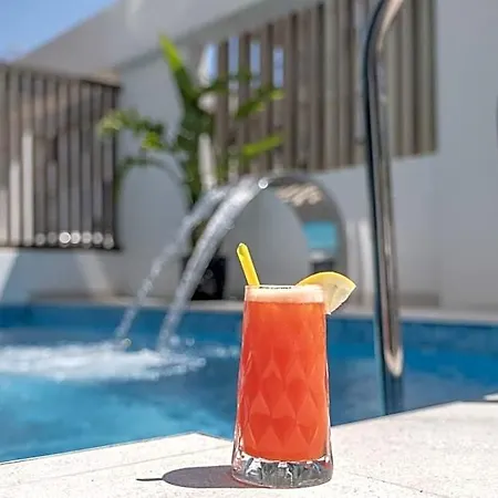 Mad Lara Hotel