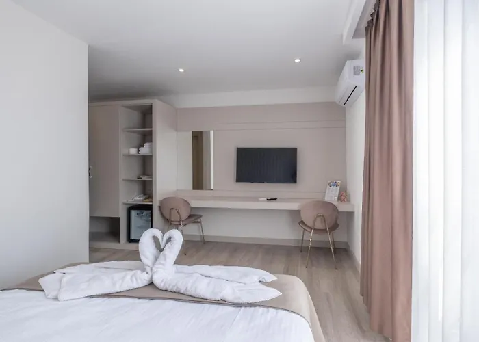 Mad Lara Hotel